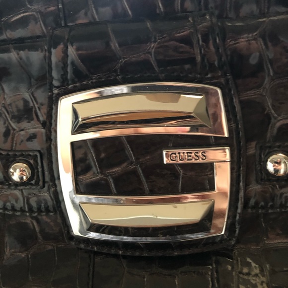 Large Guess Purse - Picture 2 of 3